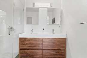Stunning Views by the Bay 2BR