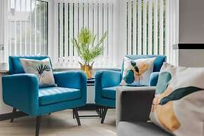 3 Mins to Stadium W M Dishwasher Sofa Bed