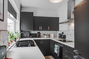 3 Mins to Stadium W M Dishwasher Sofa Bed