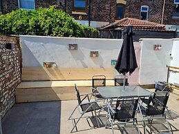 3 Floors Loft 2mins to Train Patio Parking