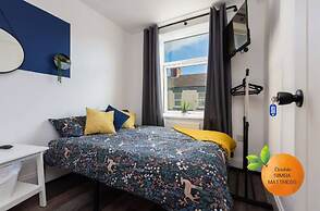 3 Floors Loft 2mins to Train Patio Parking