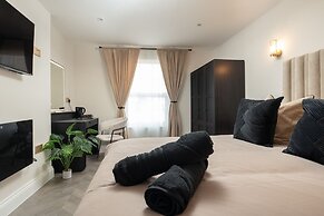 Bold St Aparthotel Book Individually or Book 8!