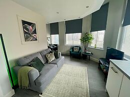 Woolton Washer Dryer Sofa Bed Free Parking