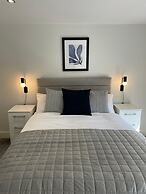 Woolton Retreat Skylights Desk Parking