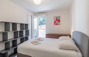 One Bedroom Flat Near Monaco
