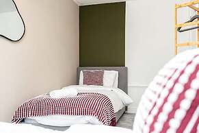 Perfect Booking 3 Bed Spacious Parking
