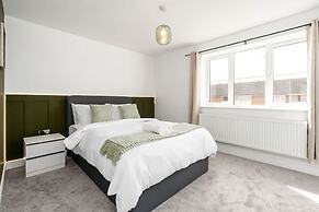 Perfect Booking 3 Bed Spacious Parking