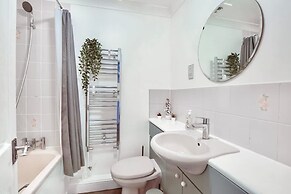 Spacious Wimbledon House Lovely Garden Parking