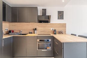 1 Bedroom Renovated Near Monaco