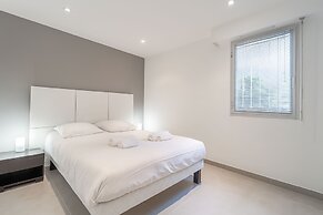 Stunning Renovated 1-bedroom Breathtaking View