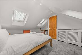 Reading Station - Modern Home w Garden Sleeps 6