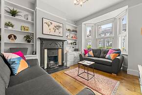 Reading Station - Modern Home w Garden Sleeps 6