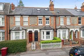 Reading Station - Modern Home w Garden Sleeps 6