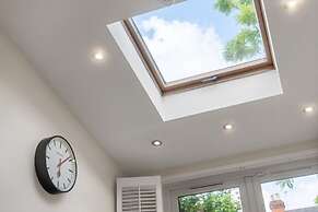 Reading Station - Modern Home w Garden Sleeps 6