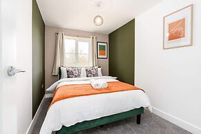 Perfect Booking 3 Bed With Driveway Parking