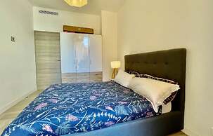 Stylish 3-bedroom Gem Steps From Monaco Spacious