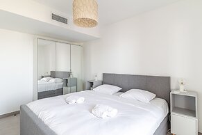 Superb new 2-room Apartment -parking Border Monac