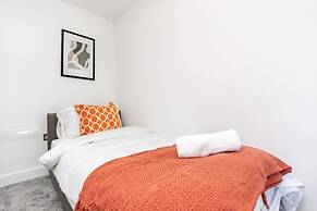 Perfect Booking Private Garden Large Parking