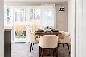 Perfect Booking Private Garden Large Parking