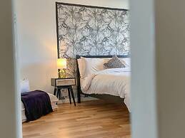 Perfect Booking 3 Bed Home in Central Bracknell