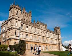 2BR Town Centre With Fast Wi-fi Sleeps 7