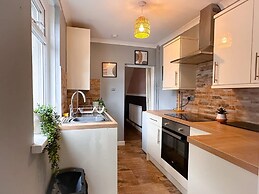 Perfect Booking 3 Bed Home in Abertillery