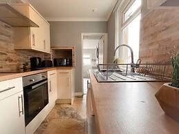 Perfect Booking 3 Bed Home in Abertillery