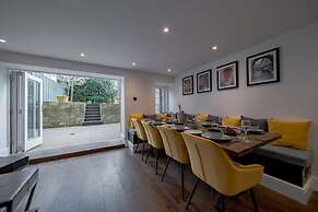 Stunning Bath Home Sleeps 12 Ideal for Hen Stags