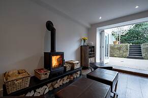 Stunning Bath Home Sleeps 12 Ideal for Hen Stags