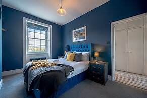 Stunning Bath Home Sleeps 12 Ideal for Hen Stags