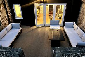 Stunning Bath Home Sleeps 12 Ideal for Hen Stags