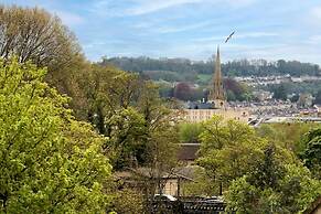 Stunning Bath Home Sleeps 12 Ideal for Hen Stags