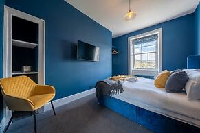 Stunning Bath Home Sleeps 12 Ideal for Hen Stags