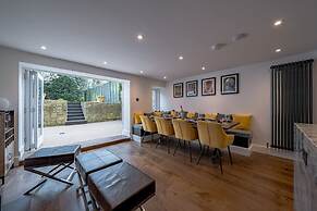 Stunning Bath Home Sleeps 12 Ideal for Hen Stags