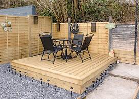Perfect Booking 4 Bed Home With Garden Dining