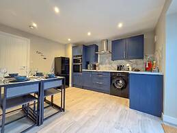 Perfect Booking 2 Bed Home in Merthyr Tydfil