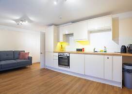 Ipswich City Centre Stay 2BR 2bath Flat for 6 Guests
