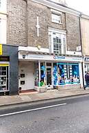 Central Ipswich Stay for 4 Budget-friendly Convenient