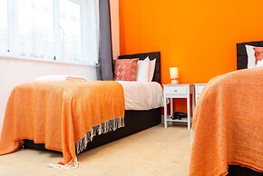 Central Ipswich Stay for 4 Budget-friendly Convenient