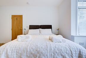 Spacious 4BR Haven in Ipswich