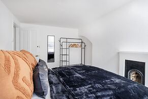 Gloucester Street Nest - 3BR Flat for 7 Guests