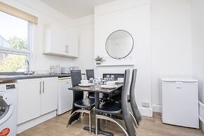 Gloucester Street Nest - 3BR Flat for 7 Guests