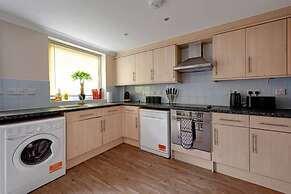 Harland Haven Spacious 4BR House in Ipswich