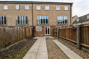 Harland Haven Spacious 4BR House in Ipswich