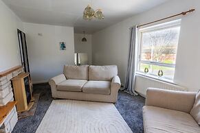 Charming 2BR Maisonette in Carlisle Center