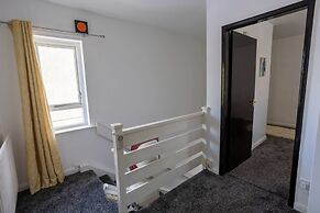 Charming 2BR Maisonette in Carlisle Center