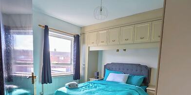Charming 2BR Maisonette in Carlisle Center