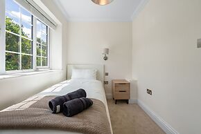Spacious 3BR Flat in Stroud Haven