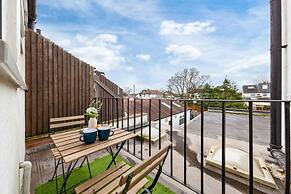 Powder Mill Retreat - 2BR Modern Flat for 4