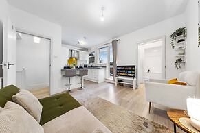 Powder Mill Retreat - 2BR Modern Flat for 4
